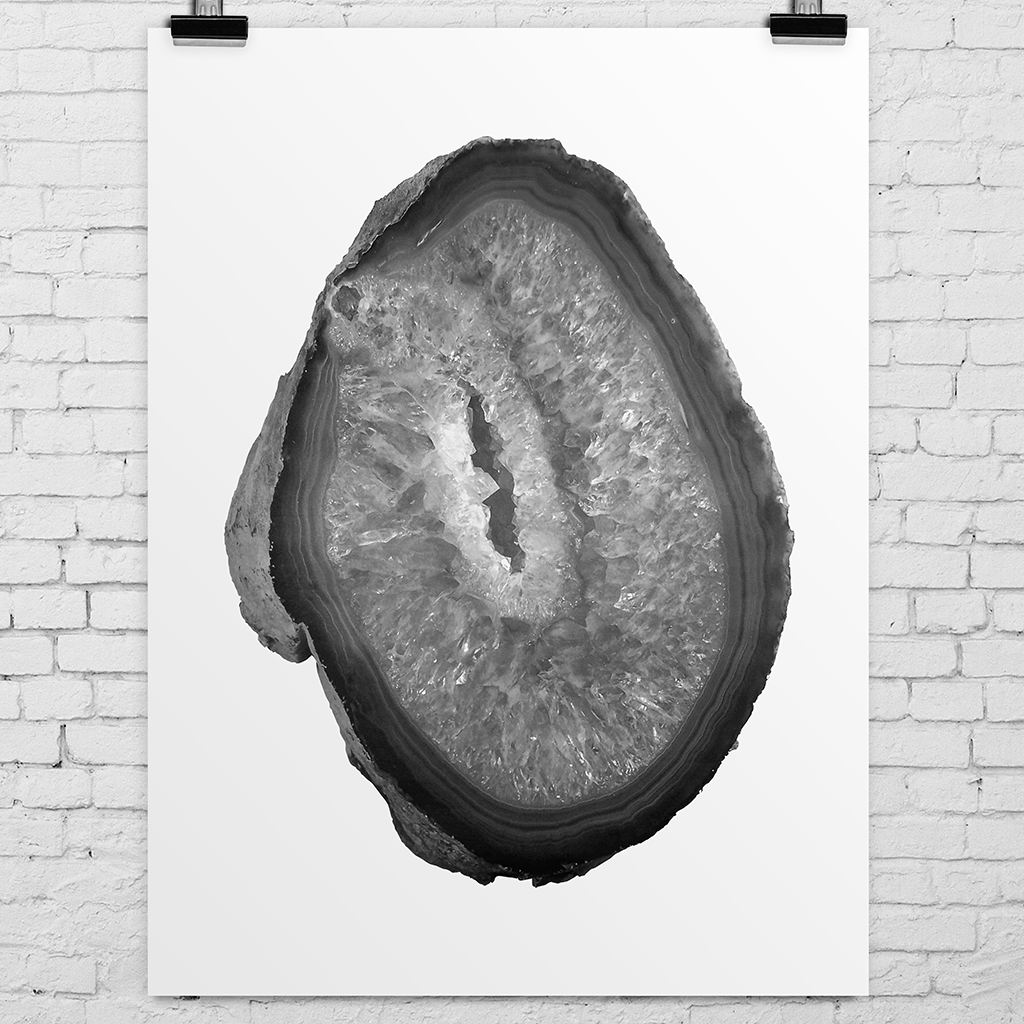 Agat crystal image print in soft, black and white tones